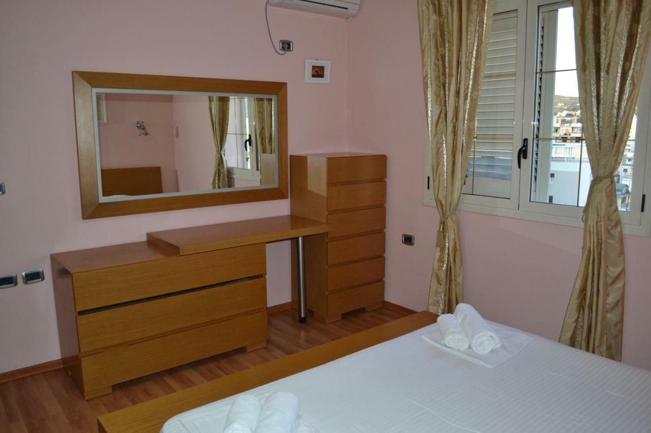 Penthouse Terrace 4 Bedrooms Apartment Vlorë Eksteriør billede